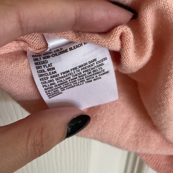 UNIQLO XS Pink V Neck Cotton-Cashmere Blend Sweater - Picture 5 of 5